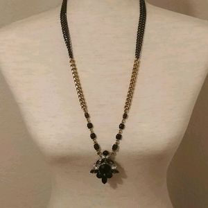 GORGEOUS Banana Rebublic Rhinestone Necklace